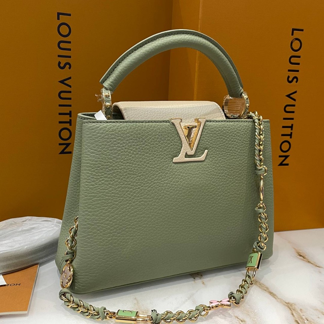 Кожаная сумка Louis Vuitton New Capucines BB оливковая