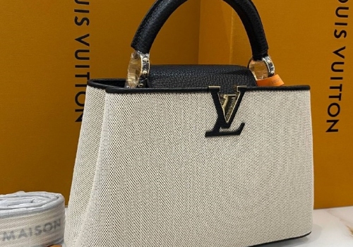 Белая с черным сумка из текстиля Louis Vuitton New Capucines BB