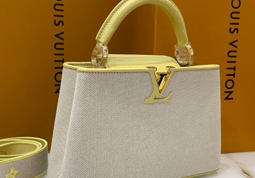 Белая с желтым сумка из текстиля Louis Vuitton New Capucines BB