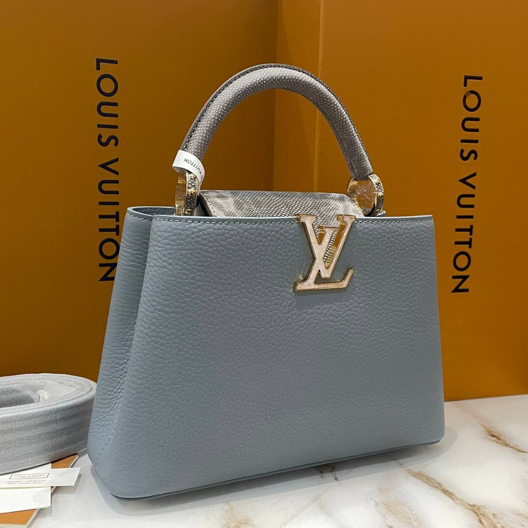 Кожаная сумка Louis Vuitton New Capucines BB с отделкой из питона