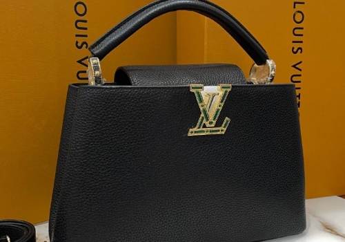 Женская сумка Louis Vuitton Capucines МM черная