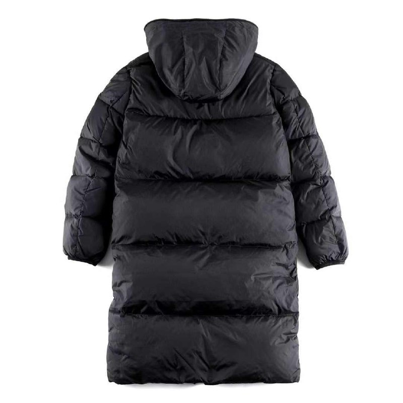 Женский черный пуховик Moncler