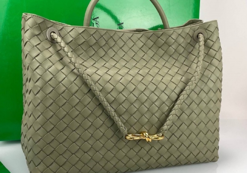 Оливковая кожаная сумка Bottega Veneta Andiamo Large