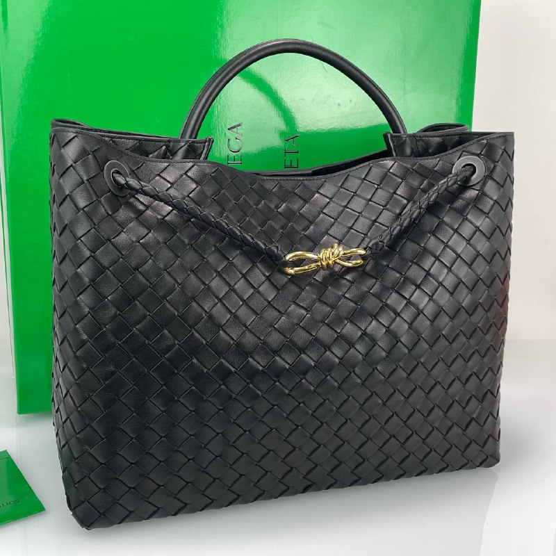 Черная кожаная сумка Bottega Veneta Andiamo Large