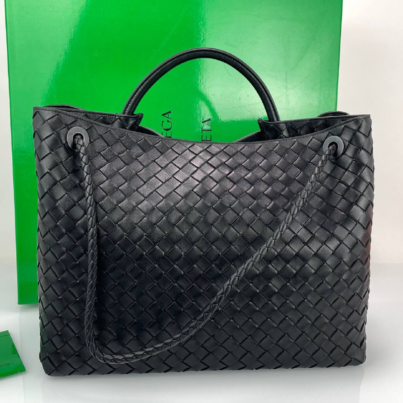 Черная кожаная сумка Bottega Veneta Andiamo Large