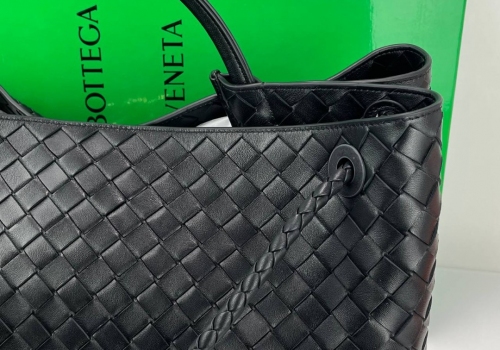 Черная кожаная сумка Bottega Veneta Andiamo Large