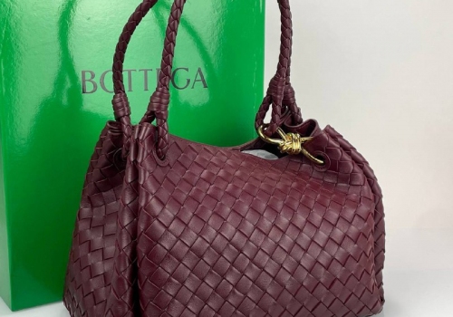 Кожаная сумка Bottega Veneta Parachute Large бордовая