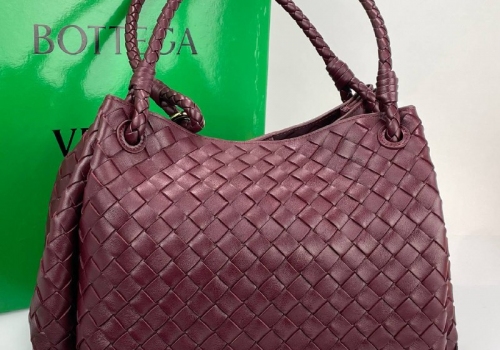 Кожаная сумка Bottega Veneta Parachute Large бордовая