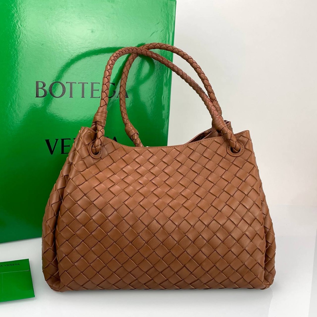 Кожаная сумка Bottega Veneta Parachute Large коричневая