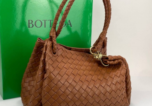 Кожаная сумка Bottega Veneta Parachute Large коричневая