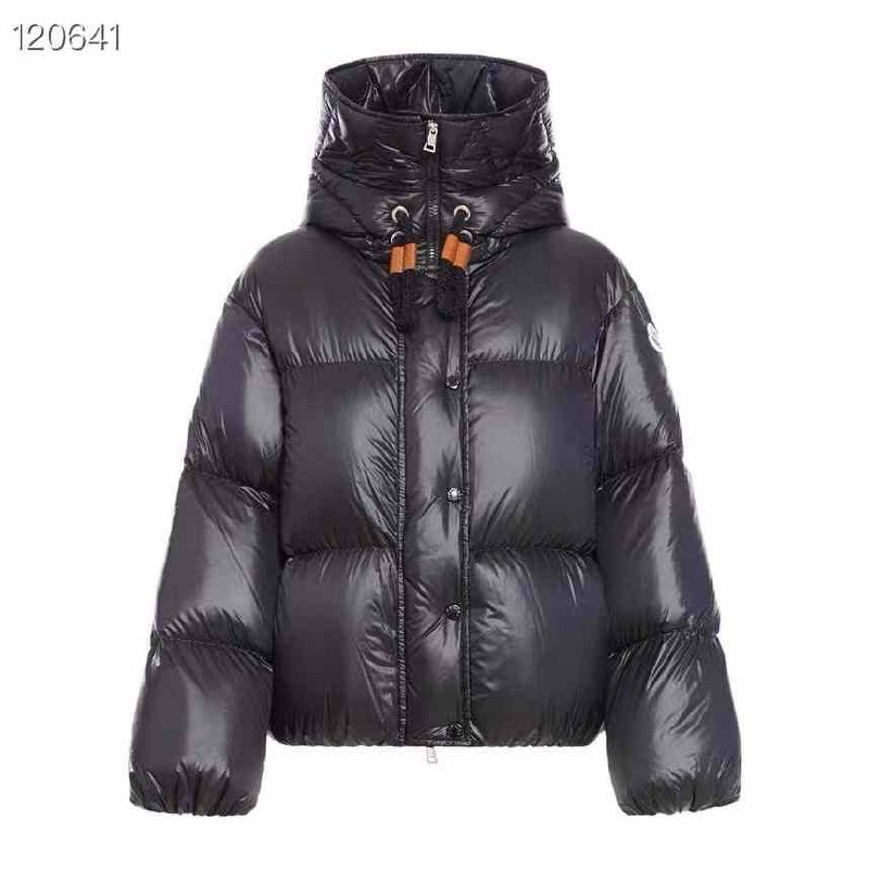 Женский черный пуховик Moncler