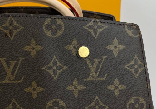 Женская сумка Louis Vuitton Monogram Montaigne MM коричневая