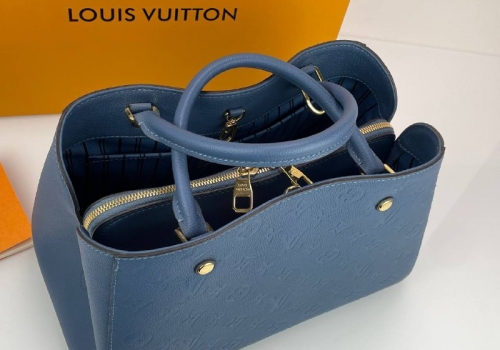 Женская кожаная сумка Louis Vuitton Montaigne MM синяя