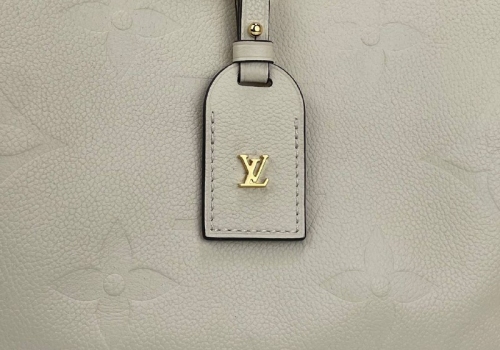 Женская кожаная сумка Louis Vuitton Carry All PM