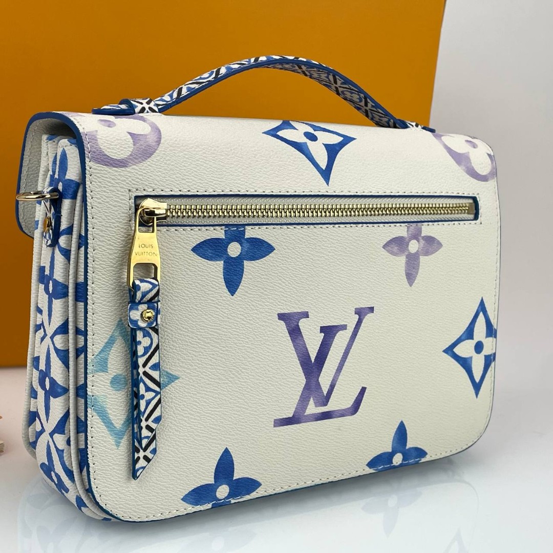 Кожаная белая с синим сумка Louis Vuitton Pochette Metis