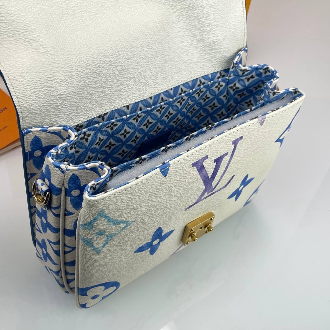 Кожаная белая с синим сумка Louis Vuitton Pochette Metis