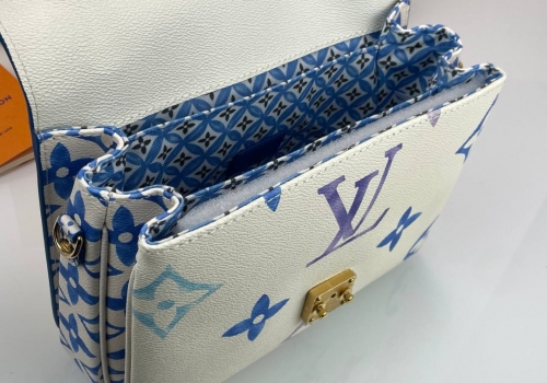 Кожаная белая с синим сумка Louis Vuitton Pochette Metis