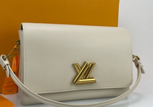 Женская белая кожаная сумка Louis Vuitton