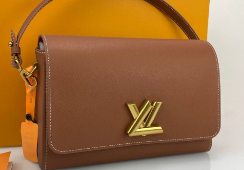 Женская коричневая кожаная сумка Louis Vuitton