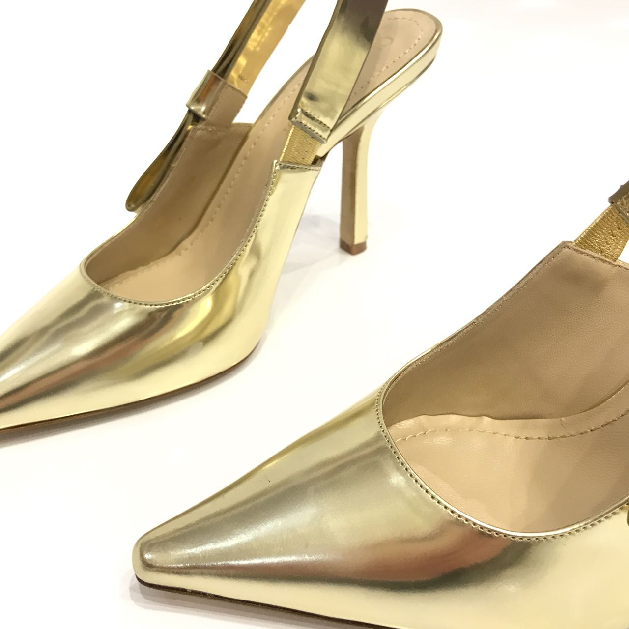 Женские туфли Christian Dior золотые
