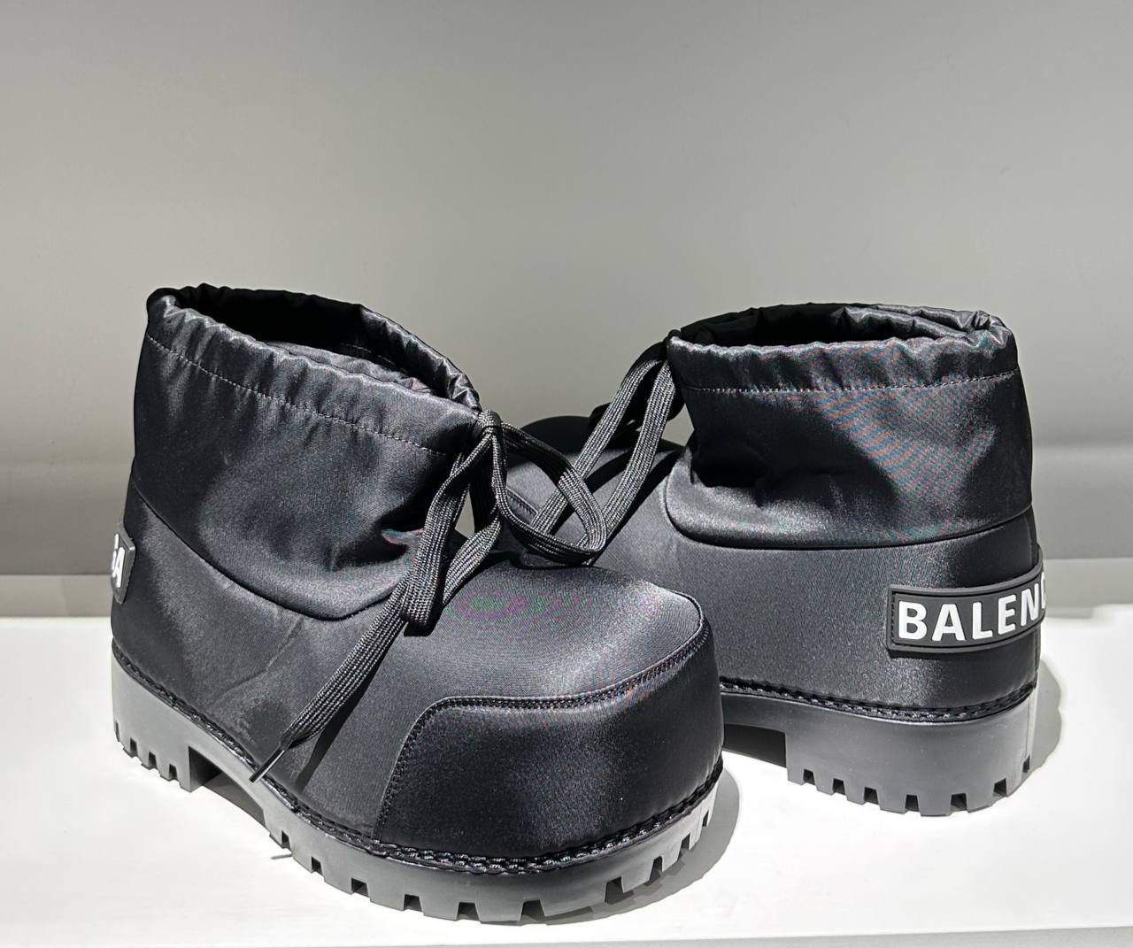 Женские зимние ботинки Balenciaga Alaska черные