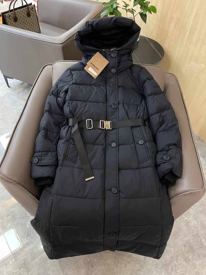 Женское черное пуховое пальто Burberry с капюшоном