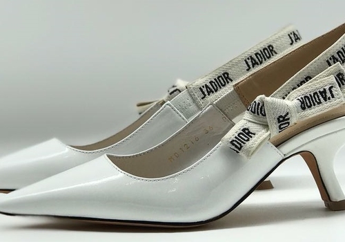 Женские лаковые кожаные туфли Christian Dior белые с открытой пяткой