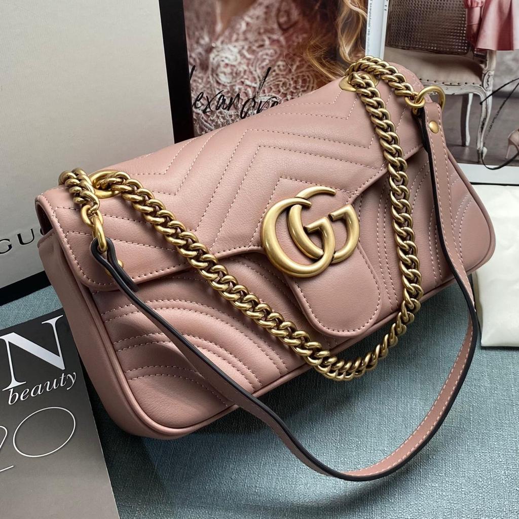 Женская кожаная сумка Gucci Marmont розовая с золотой цепочкой