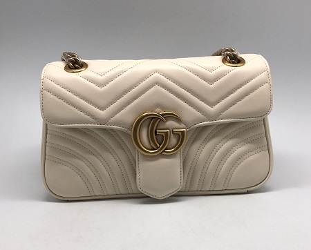 Женская кожаная сумка Gucci Marmont белая с золотой цепочкой