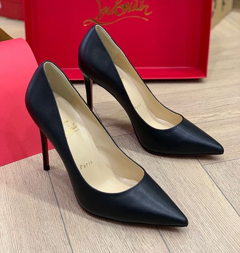 Женские черные кожаные туфли Christian Louboutin Pigalle