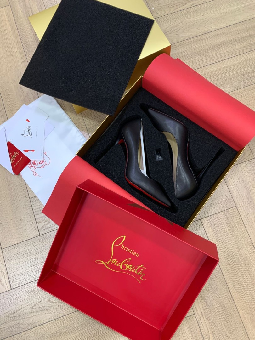 Женские черные кожаные туфли Christian Louboutin Pigalle