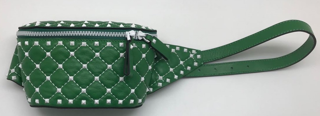 Женская кожаная сумка на пояс Valentino Rockstud зеленая