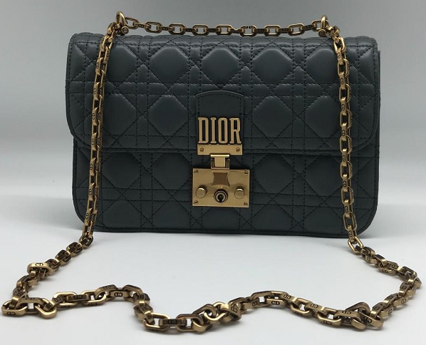 Женская кожаная сумка Christian Dior Dioraddict серая с цепочкой