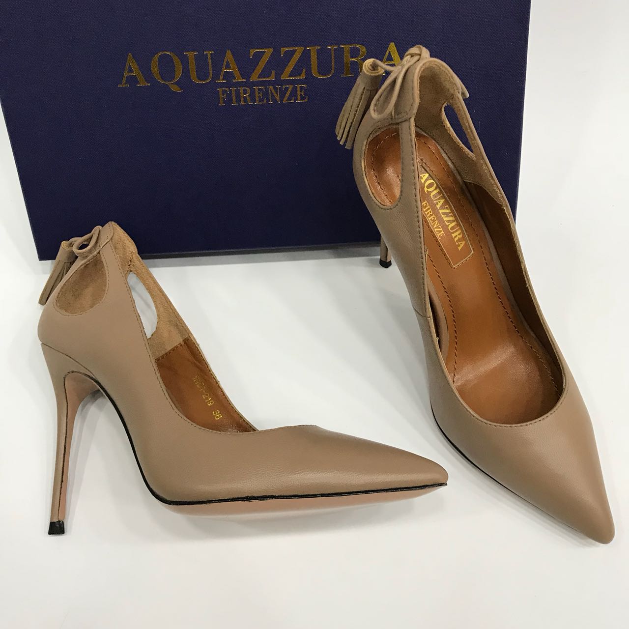 Женские кожаные туфли Aquazzura Firenze бежевые