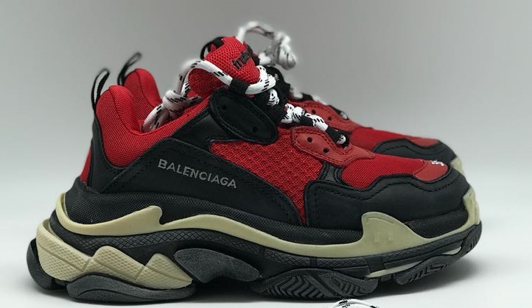 Женские кожаные кроссовки Balenciaga Triple S красные с черным