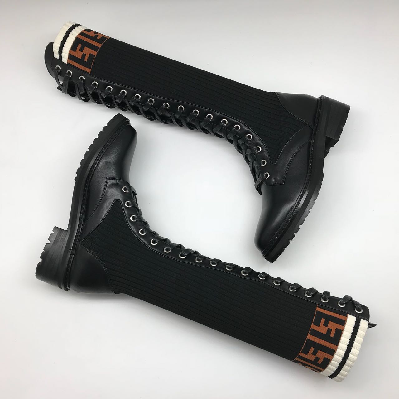 Женские высокие ботинки Fendi черные