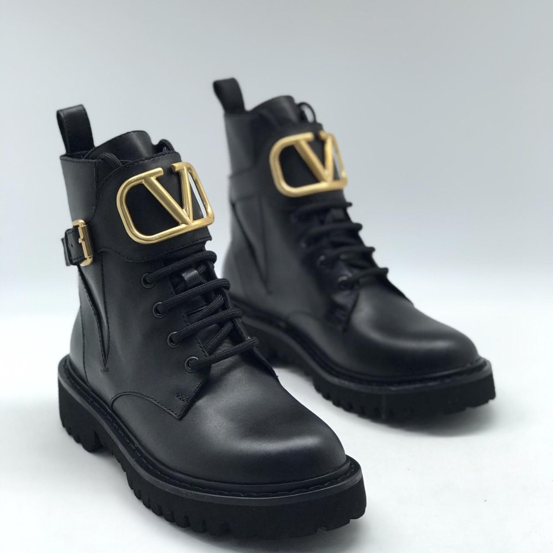Кожаные женские черные ботинки Valentino Garavani