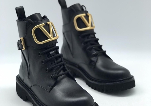 Кожаные женские черные ботинки Valentino Garavani