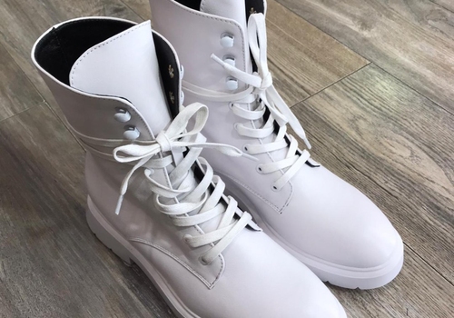 Женские белые ботинки Yves Saint Lauren