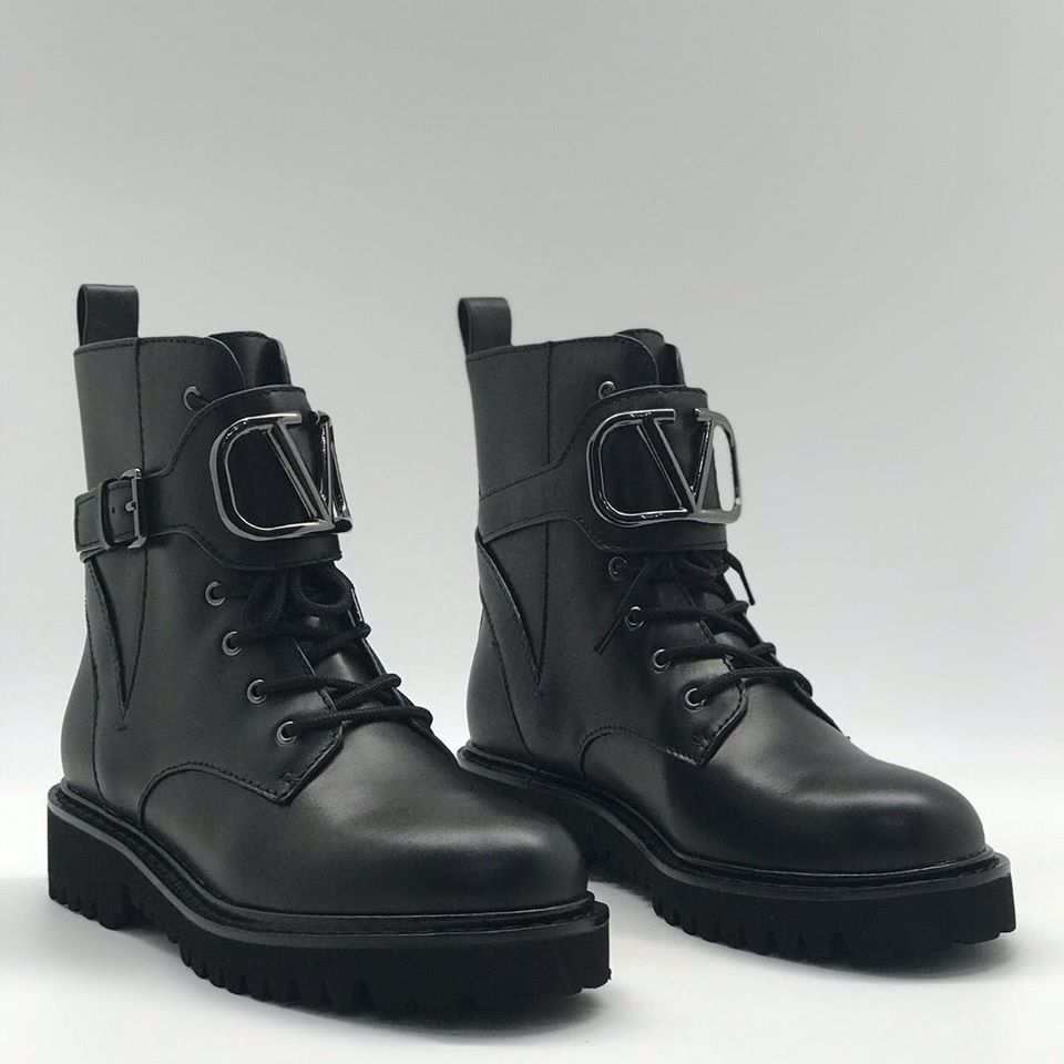Кожаные черные ботинки Valentino Garavani
