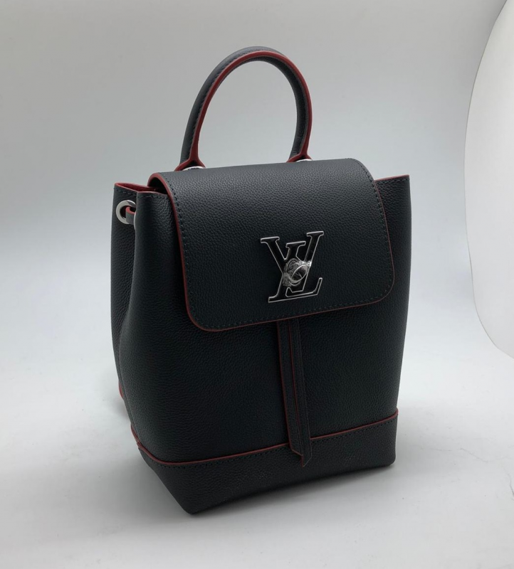 Черный рюкзак Louis Vuitton LockMe