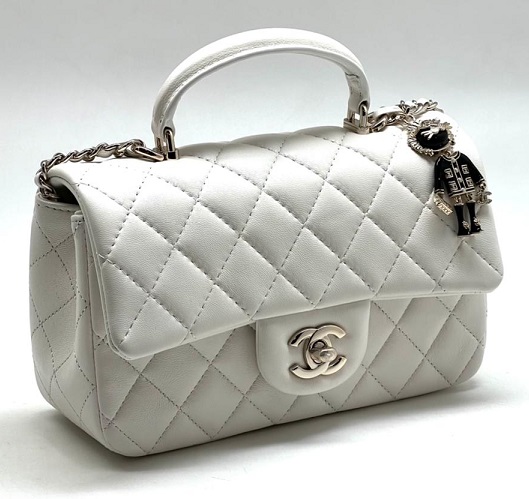 Белая кожаная сумка Chanel Handle