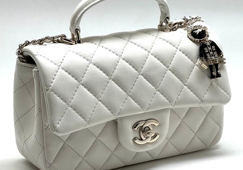 Белая кожаная сумка Chanel Handle