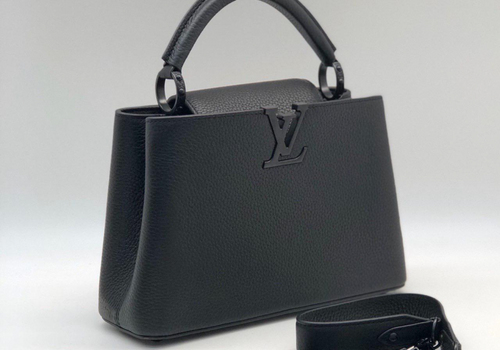 Кожаная сумка Louis Vuitton Capucines BB черная