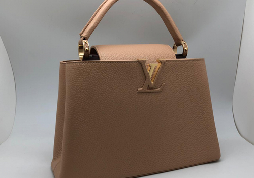 Кожаная сумка Louis Vuitton Capucines PM бежевая