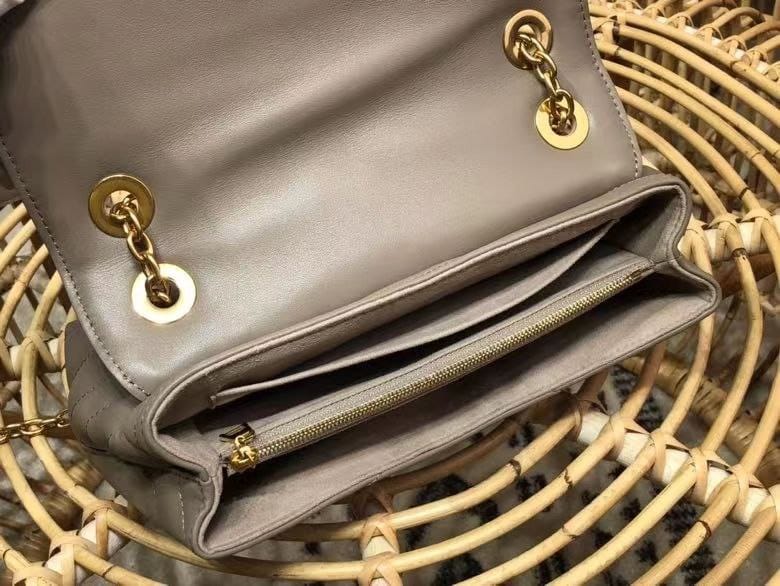 Женская кожаная сумка Louis Vuitton New Wave MM