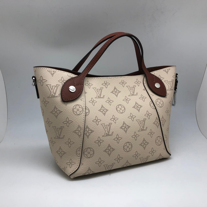 Женская сумка Louis Vuitton Hina PM молочная