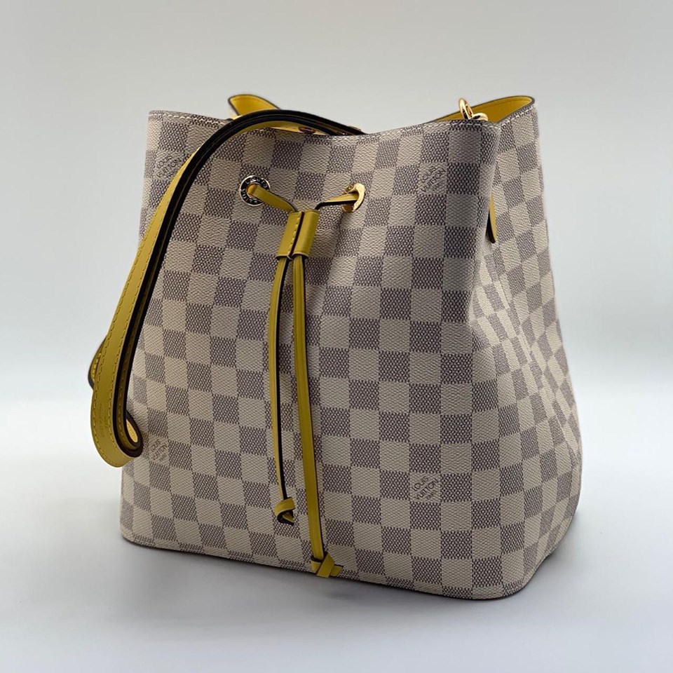 Сумка Louis Vuitton NeoNoe MM белая