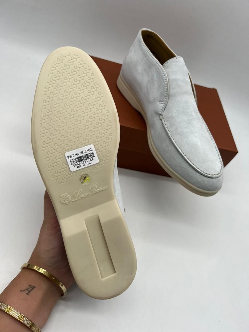Замшевые белые женские ботинки Loro Piana