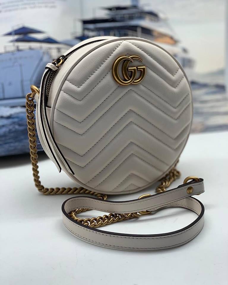 Женская круглая сумка Gucci Marmont белая